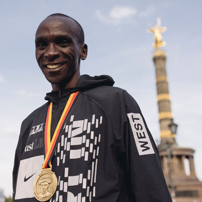 Nike-Eliud Kipchoge, marca mundial de Maraton en Berlin.