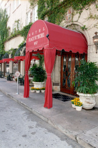 Fachada del Hotel St. Michel