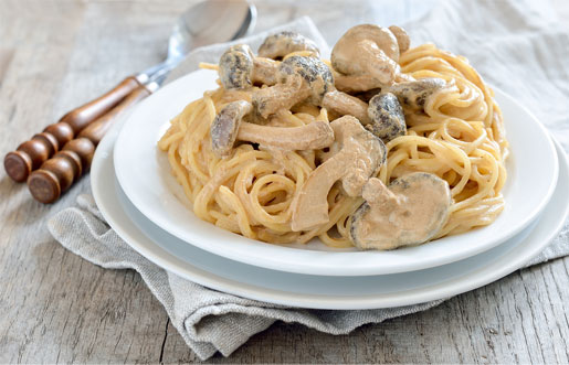 pasta-larga-con-champinones