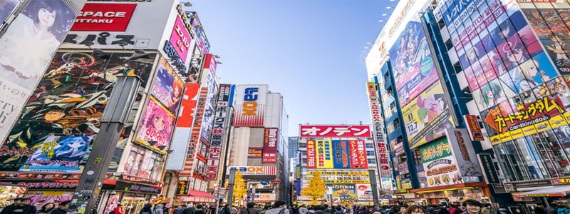 Una jungla de comercio y publicidad en el Japón.