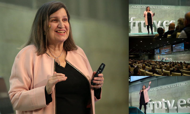 Lourdes Casanova en la conferencia.