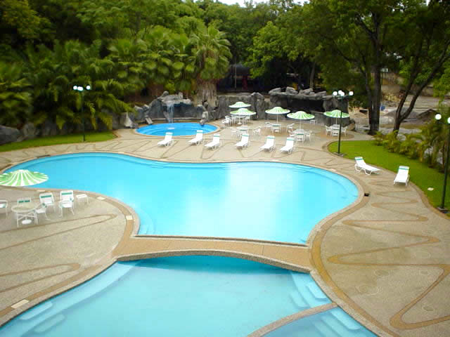 Piscina de agua termal en el Hotel & Spa Aguas Termales.