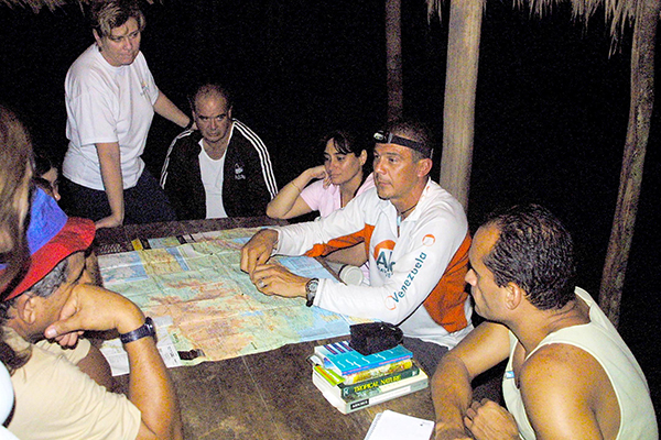 Arturo García nos dio una completa inducción sobre el territorio amazonense: su origen, evolución y su gente.