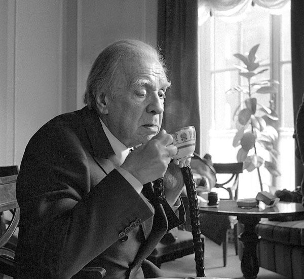 Bioy y Borges escribieron que los árabes tienen detrás de la esperanza algo que lucha por su salud, el yogur