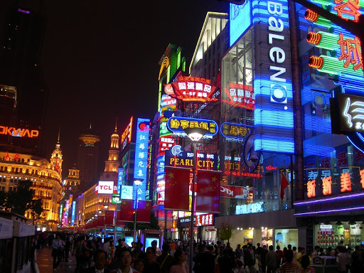 Boulevard iluminado en China.