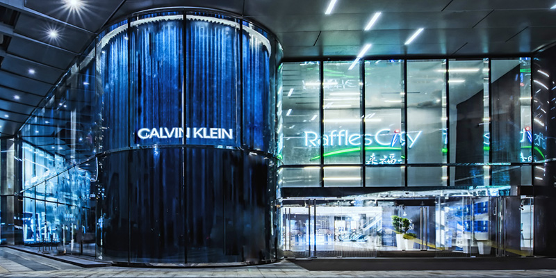 Calvin Klein, Inc. abre tiendas en Shanghái y Düsseldorf