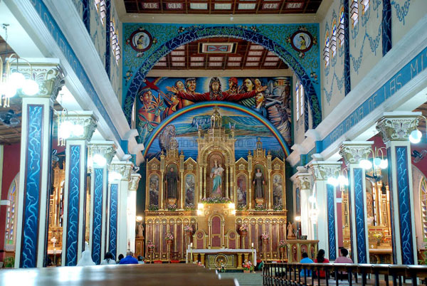 Interior de la Catedral María Auxiliadora, construida en 1532.