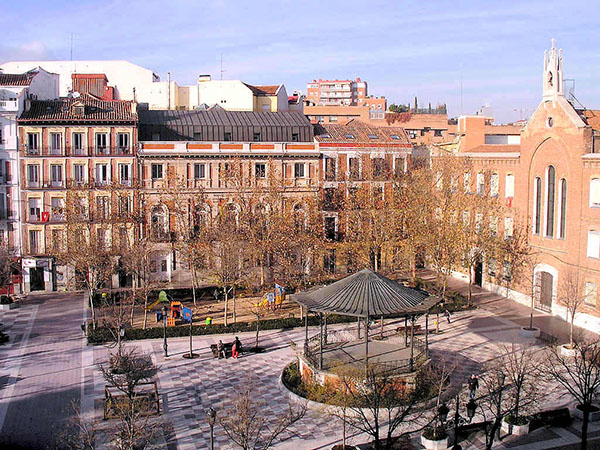 Barrio y plaza de Chamberi.