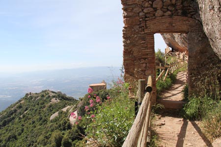 Montserrat, Cataluña, España. Foto, Judith Almirall - Pixabay.