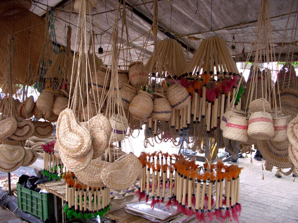 Muestras de la cestería en el Mercado Indígena en Puerto Ayacucho.