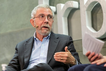 Paul Krugman argumentando en el foro.