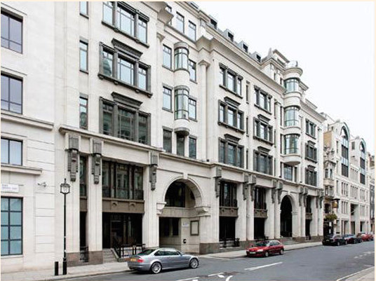 Almack House, en el 28 de King Street en Londres, propiedad de Pontegadea. Amancio Ortega pagó 320 millones en enero de 2016 por este edificio histórico