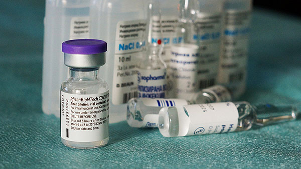 Vacuna de Laboratorios Pfizer-BioNTech. Imagen de x3 en Pixabay