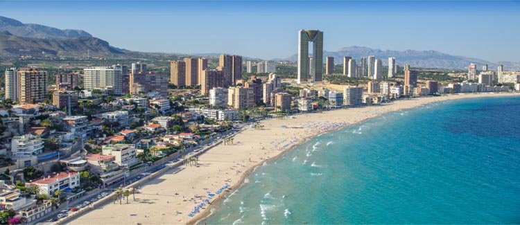 Verano en Benidorm en Hotel 4 estrellas, en primera linea de playa